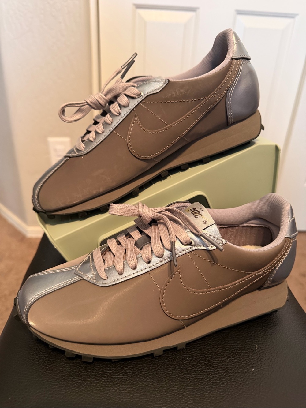 Nike Women's LD-1000 in the Cave Stone/Metallic Cool Grey colorway.